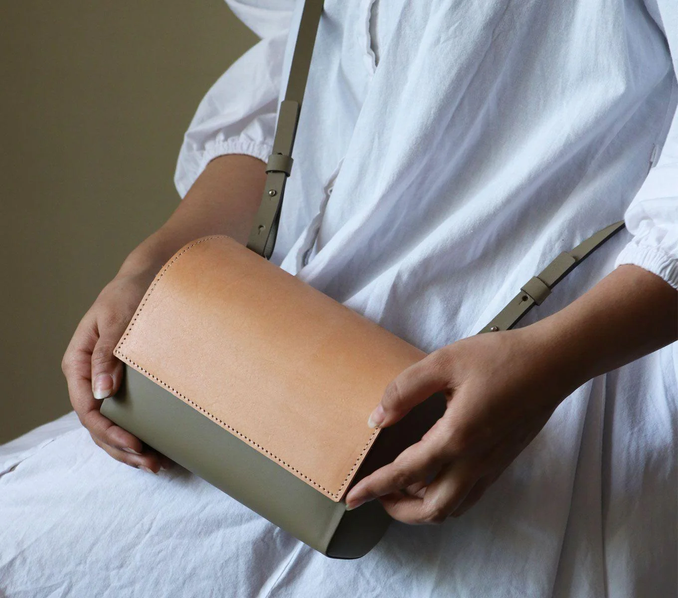 ABISKO SLING BAG - Image 4