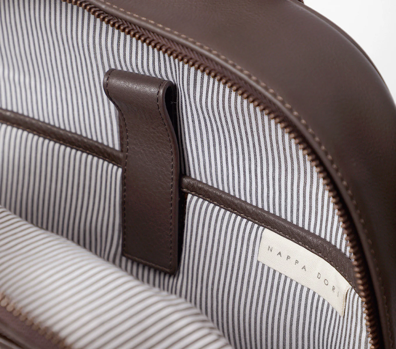 ALPS BACKPACK LEATHER 15 INCH - Image 49