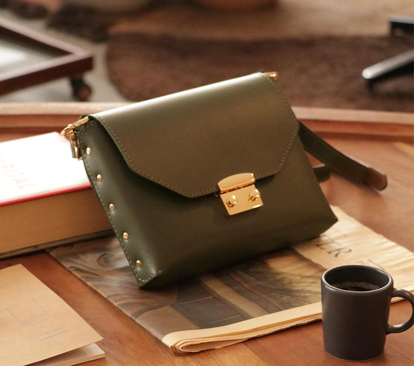 ARCHER SLING BAG