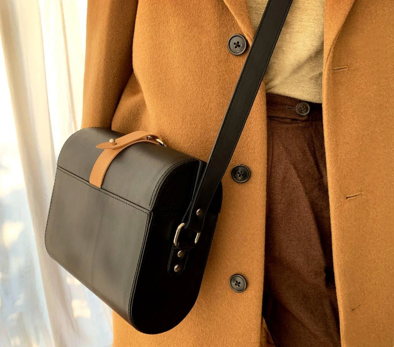 CAPSULE SLING BAG - Image 3