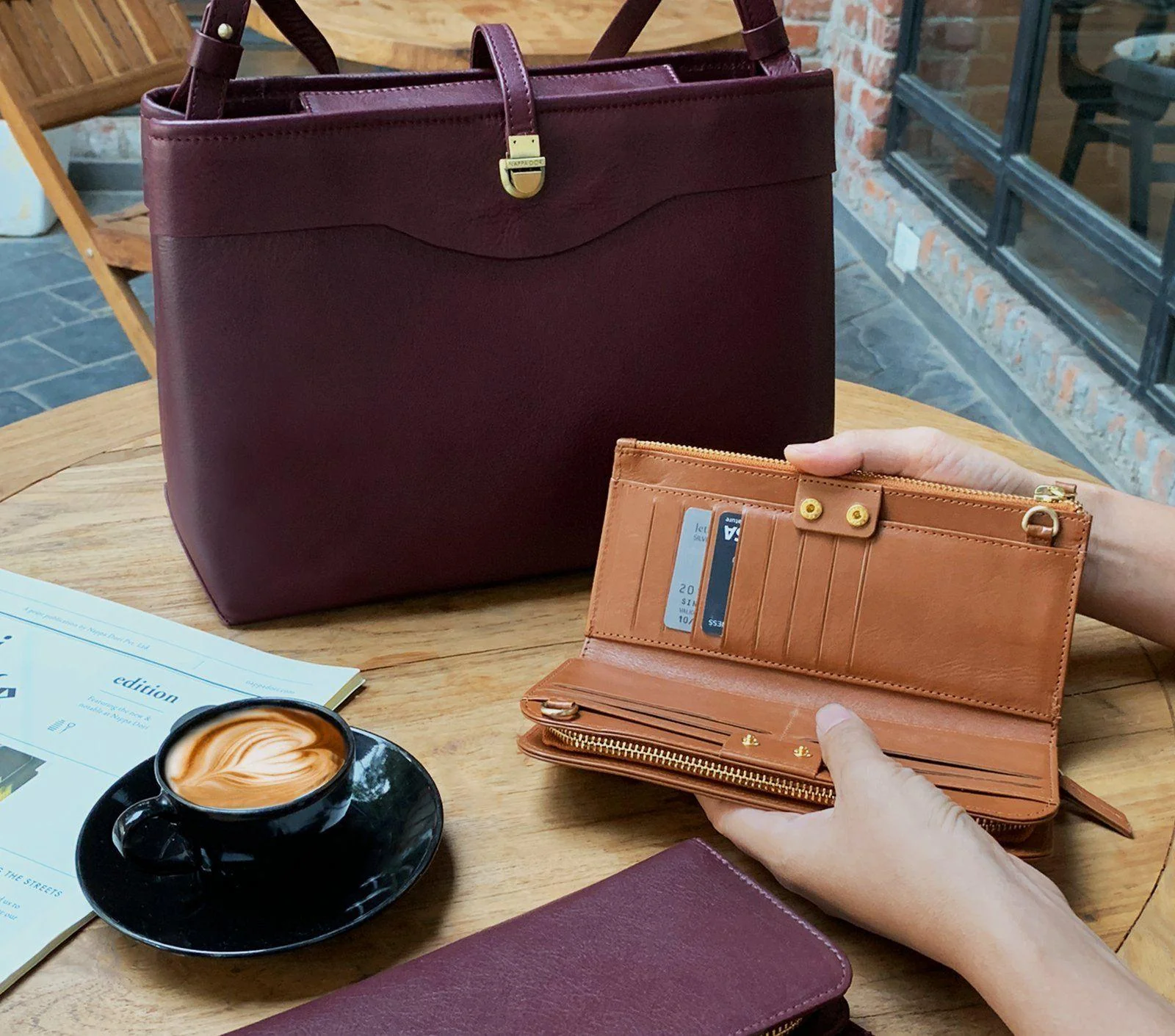 CHARLOTTE SLING WALLET - Image 4