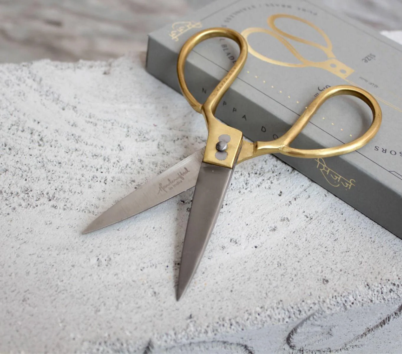 CLASSIC MODERN SCISSOR 01 - Image 4