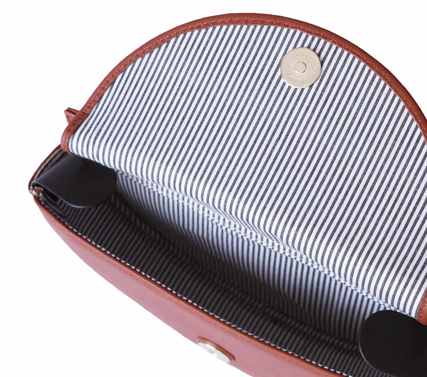 CRESCENT BELT BAG LEATHER - Image 17