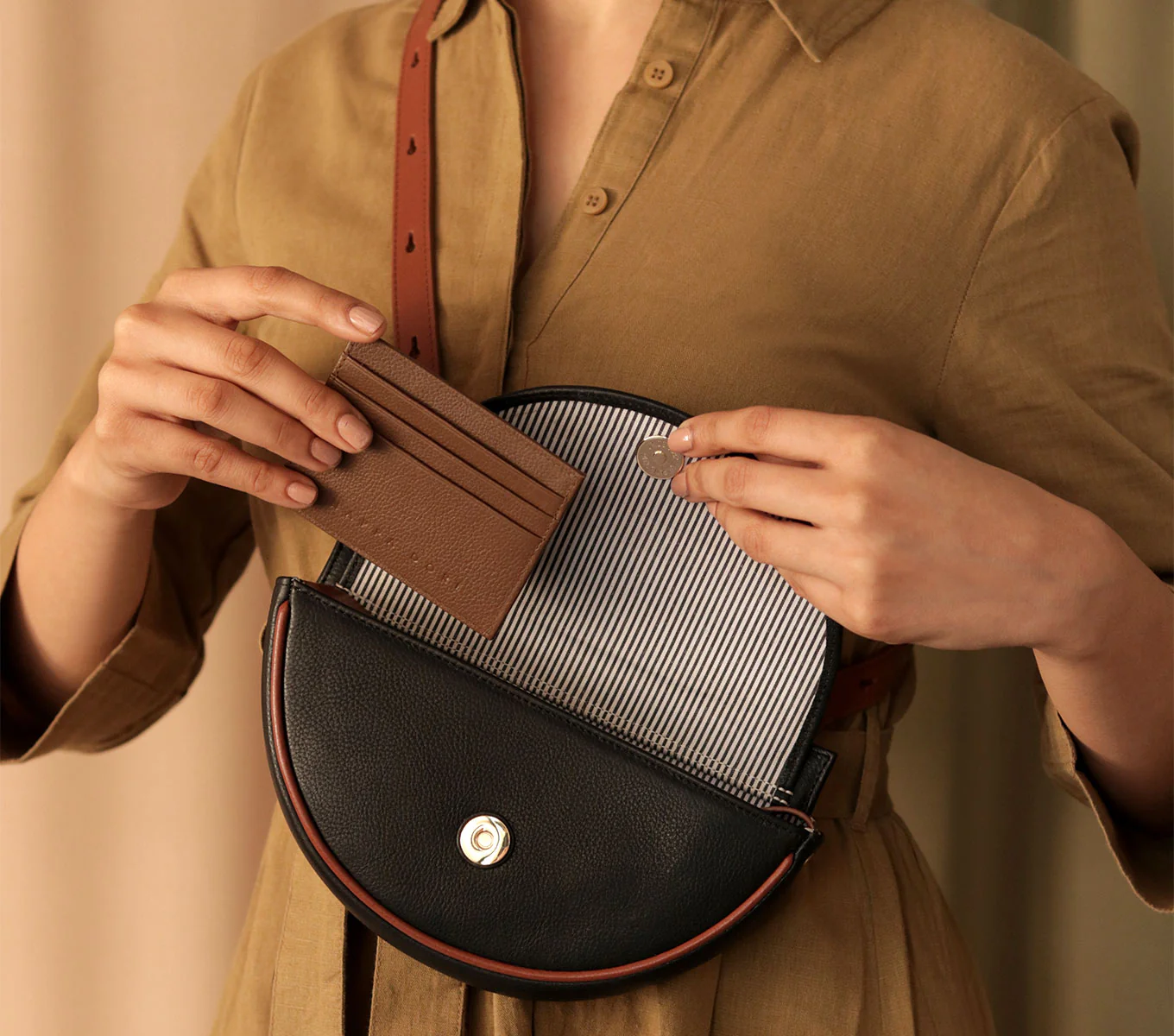 CRESCENT BELT BAG LEATHER - Image 3