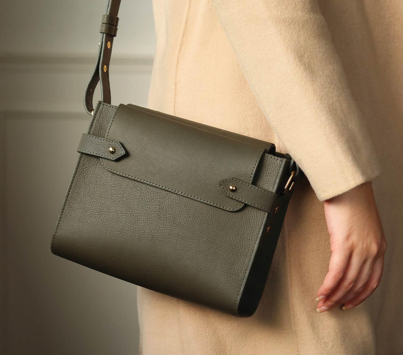 FOUNDER SLING BAG - Image 25