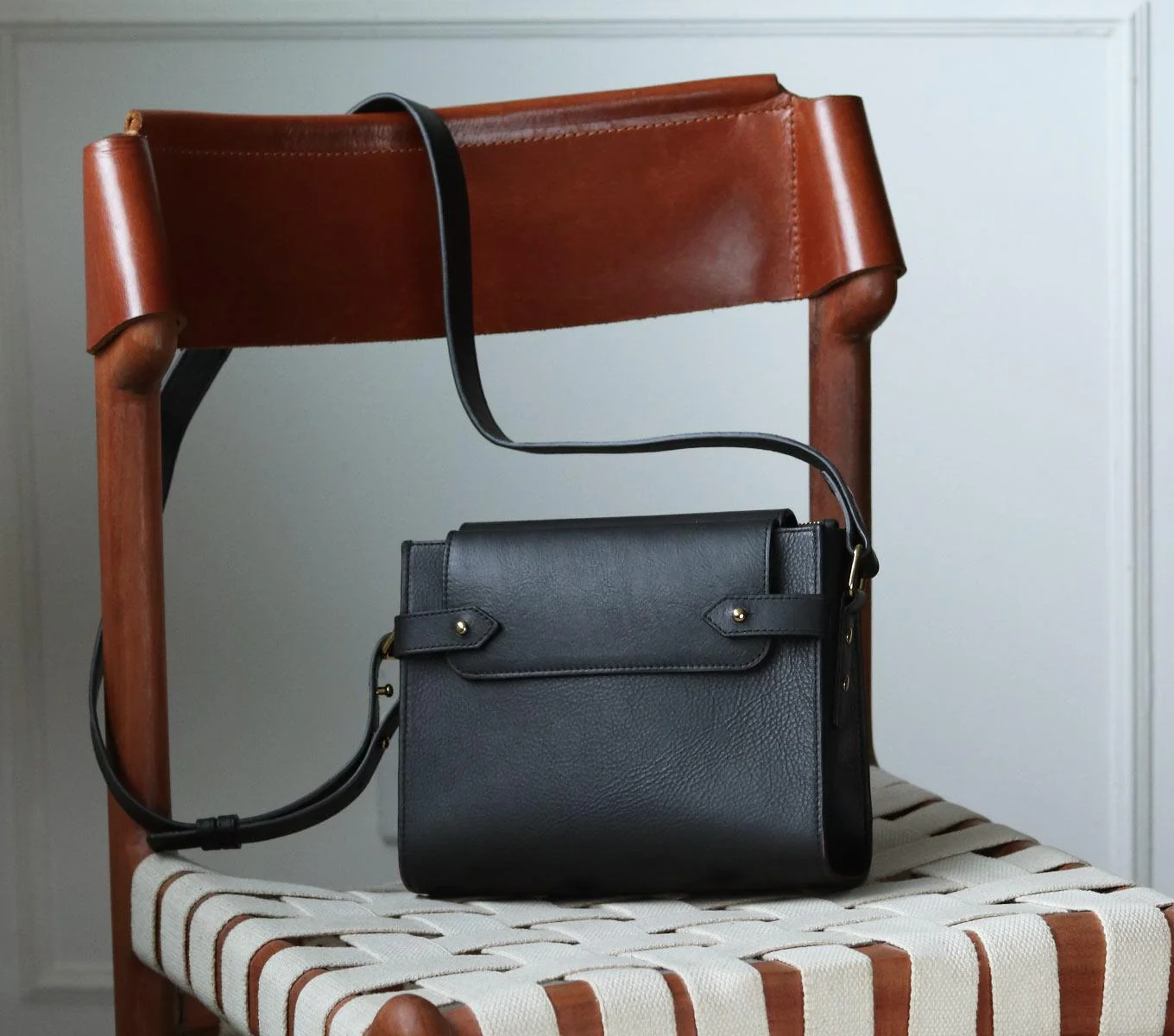 FOUNDER SLING BAG - Image 29
