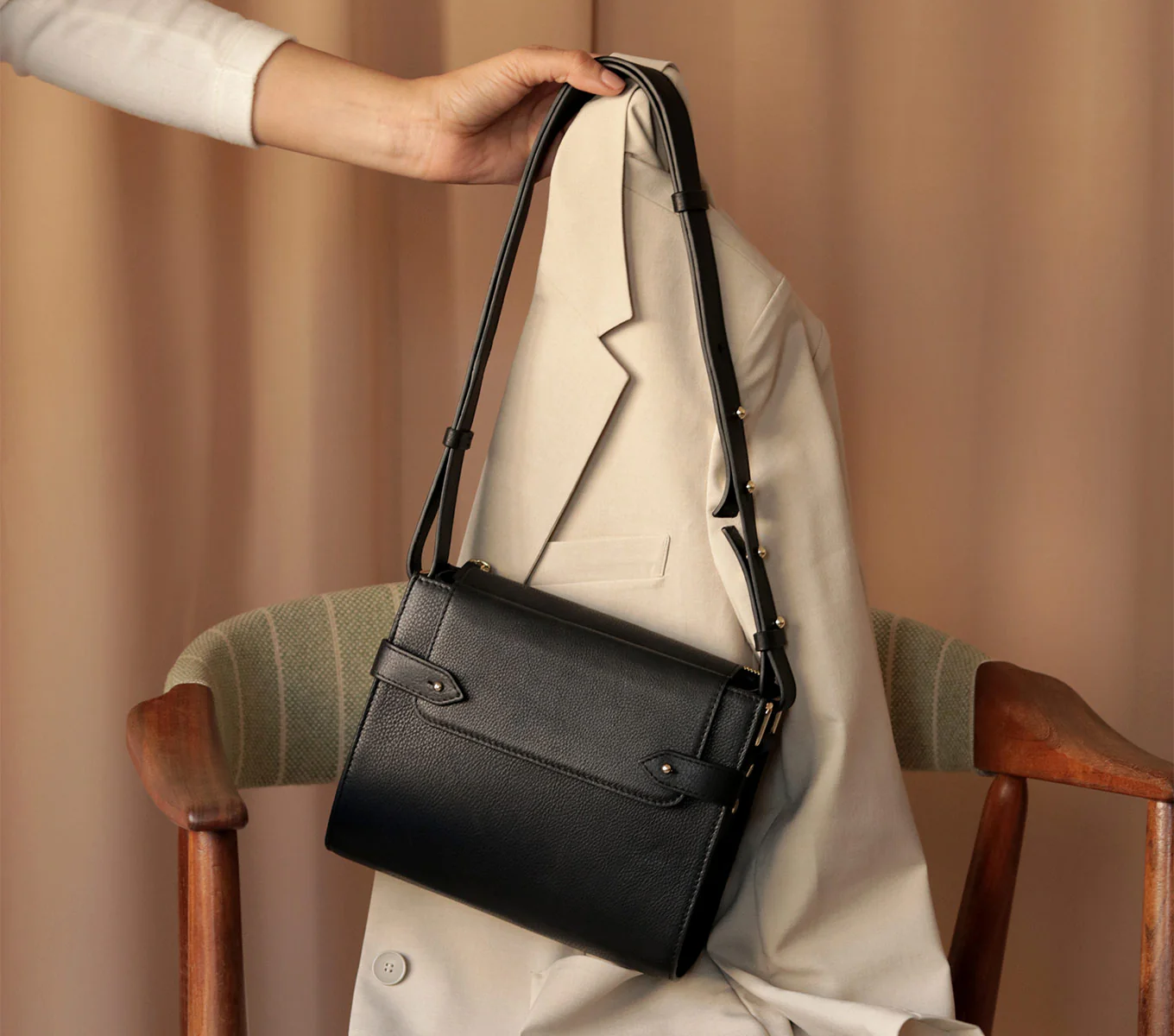 FOUNDER SLING BAG - Image 43