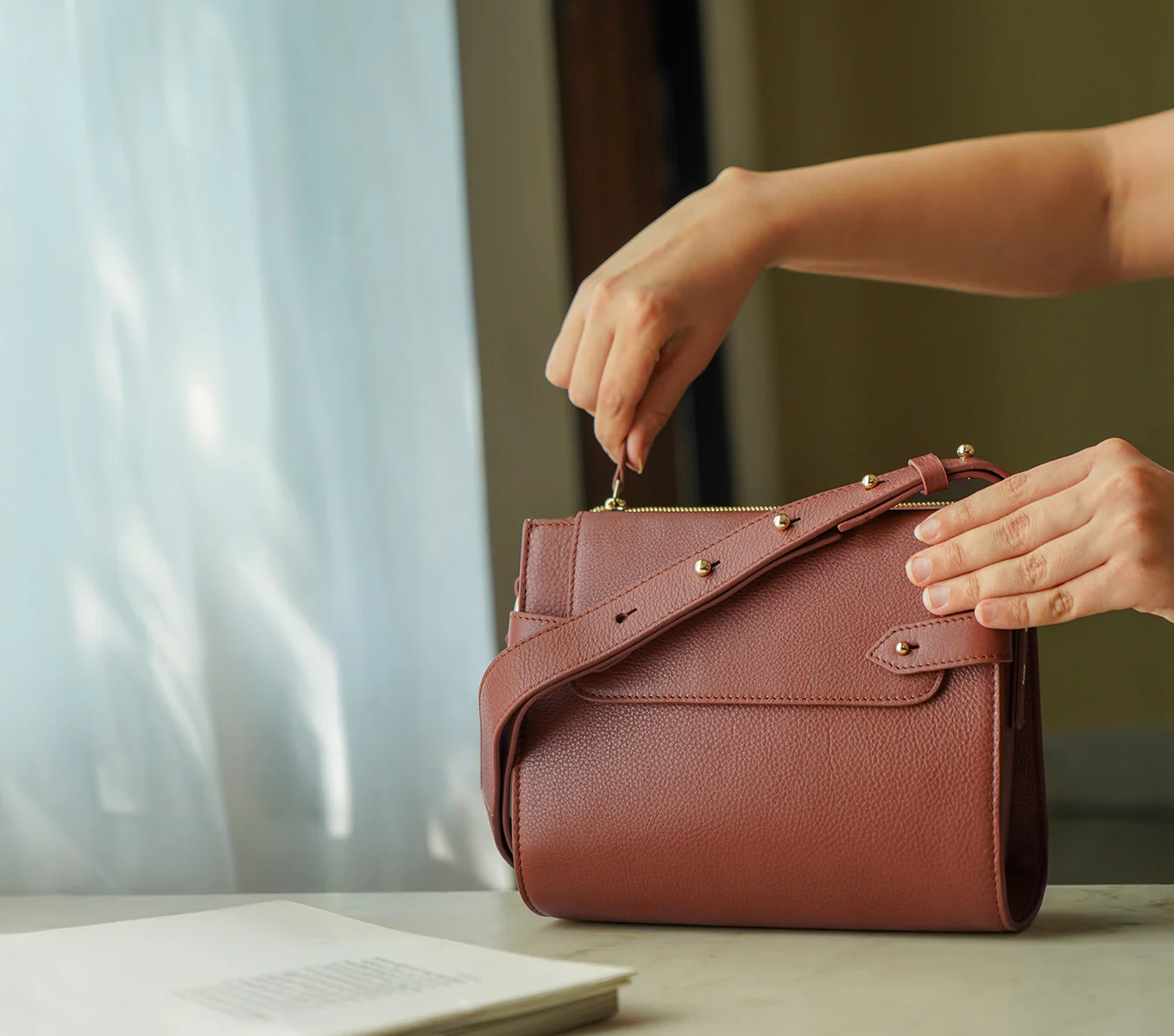 FOUNDER SLING BAG - Image 44