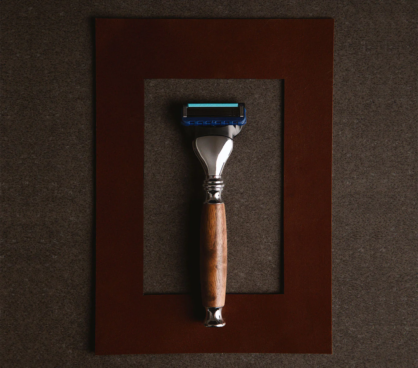 GROOMING ESSENTIALS - Image 17