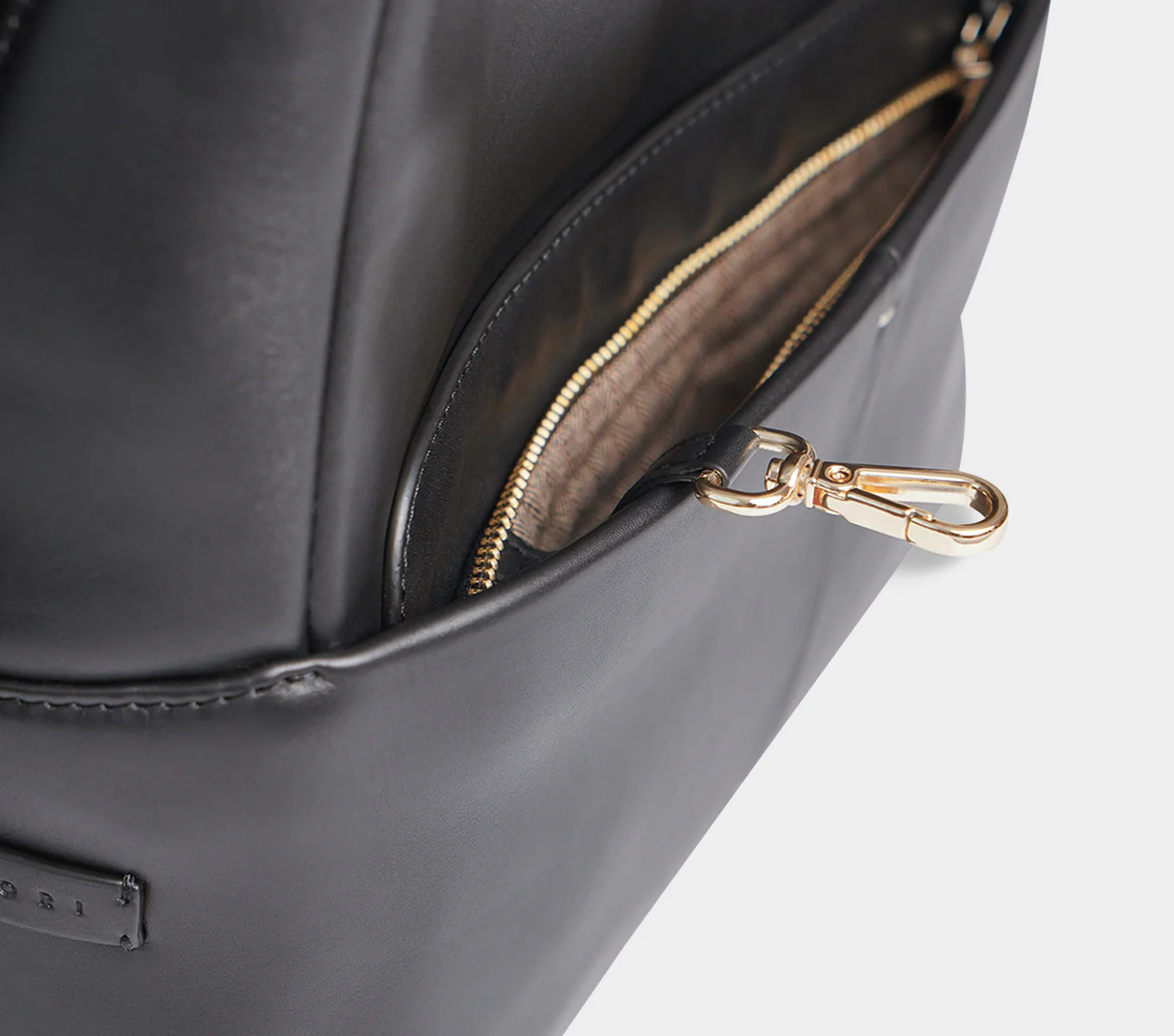 HOLDEN BACKPACK SMALL 14 INCH - Image 13