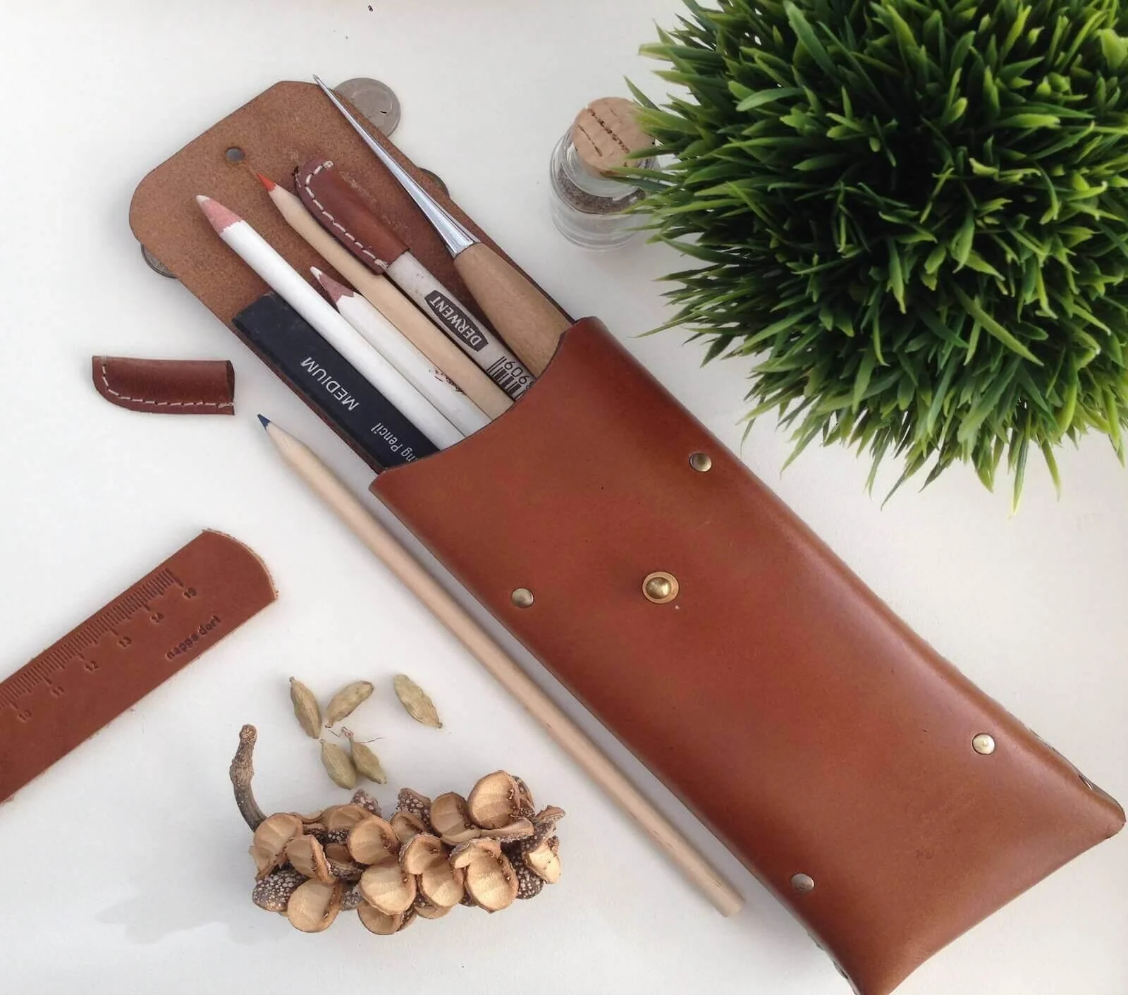LEATHER RULER - Image 18