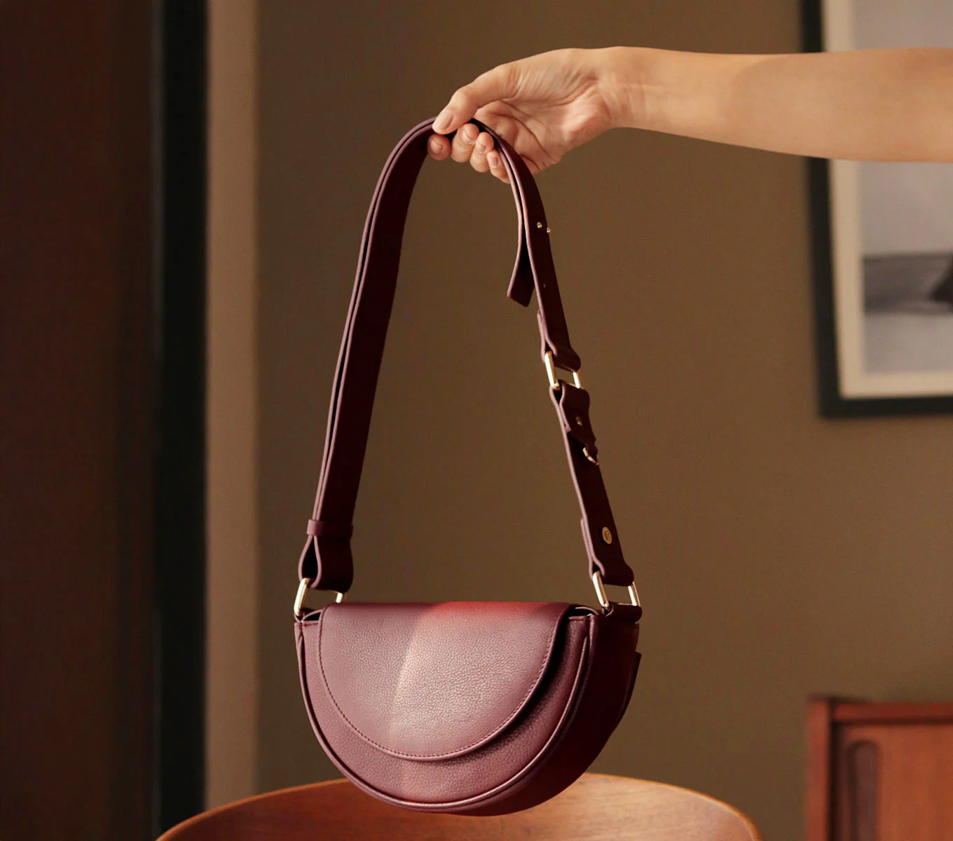 MALMO SLING BAG - Image 43