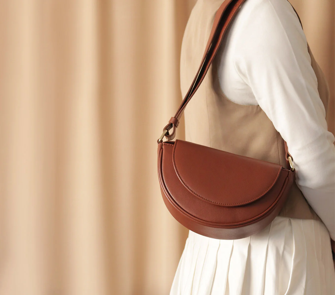 MALMO SLING BAG - Image 46