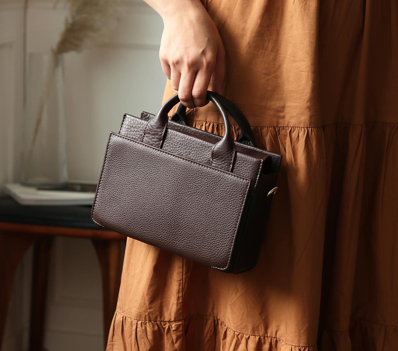 MINI VOYAGER SLING BAG - Image 4