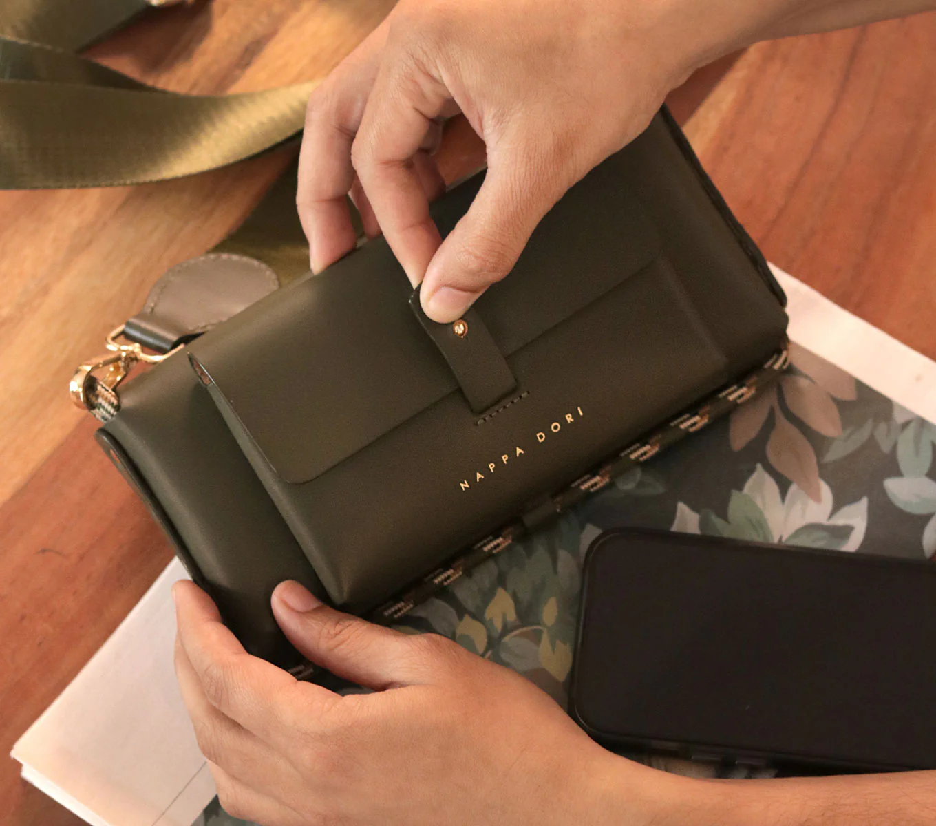 SENTRY SLING BAG - Image 21